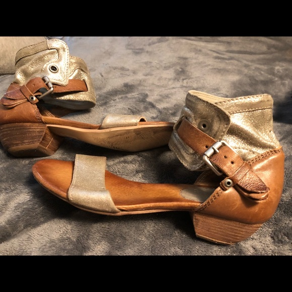 Sandals leather ankle strap gladiator small heel. - Picture 5 of 8